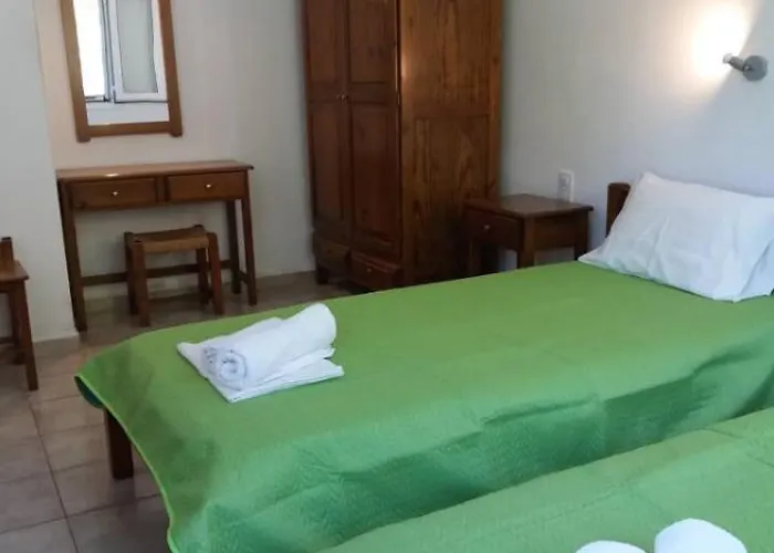 Aidonofolies Κουκουναριές