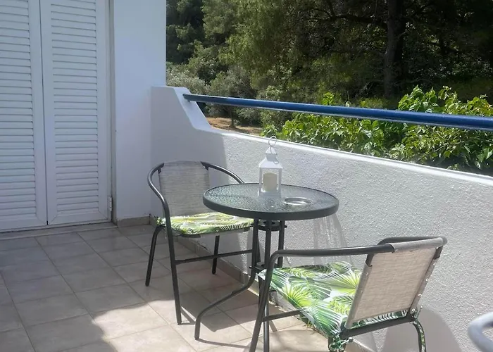 Aidonofolies * コウコウナリス